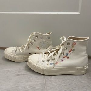 Converse Converse All Star Chuck Taylor High Top  embroidered floral